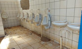 Banheiros do Terminal Turístico de Pontes e Lacerda estão abandonados
