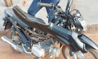 Colisão entre duas motocicletas deixa uma pessoa desacordada na Av. Joaquim Gomes de Souza