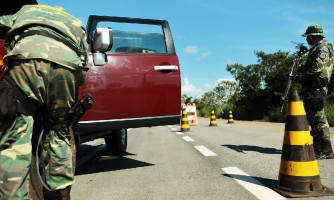 Gefron registra aumento e recupera em média um carro por dia na fronteira
