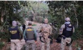 Mais de 100 agentes cercam terra indígena na região em operação contra extração ilegal de ouro na área