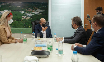 Mauro Mendes afirma se Governo Bolsonaro “enrolar” MT vai comprar 500 mil doses da CoronaVac e começar a vacinação