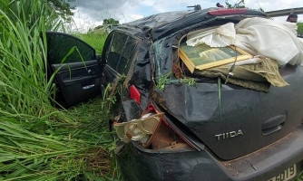Motorista capota veículo ao tentar fazer ultrapassagem
