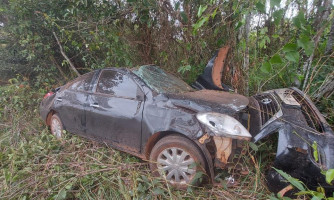 Motorista sobrevive a capotamento na BR- 174 em Pontes e Lacerda
