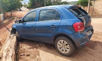 Perseguição termina com tiros, prisão e acidente no centro de Pontes e Lacerda