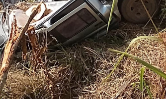 Saída de pista registra morte de 2 pessoas na Br 174