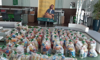 Sicredi realiza campanha o dia C de Cooperar e arrecada cestas básicas