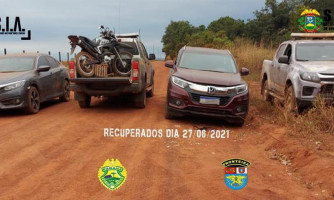 Um veículo roubado no Rio de Janeiro e outro clonado são recuperados pelo Gefron em Vila Bela. Duas pessoas acabaram presas