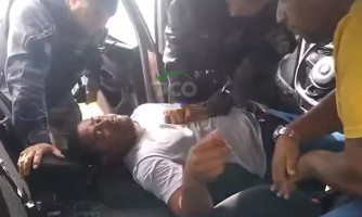 Vídeo: motorista sofre mal súbito e é “ressuscitado” pela PM