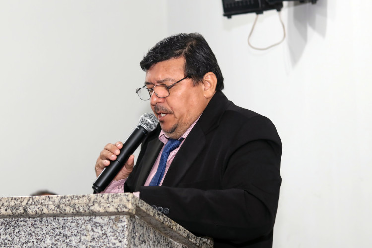 Presidente da Câmara Municipal de Araputanga, Paulinho Gato, reivindica restauração urgente no telhado da quadra de esportes Sidney de Freitas