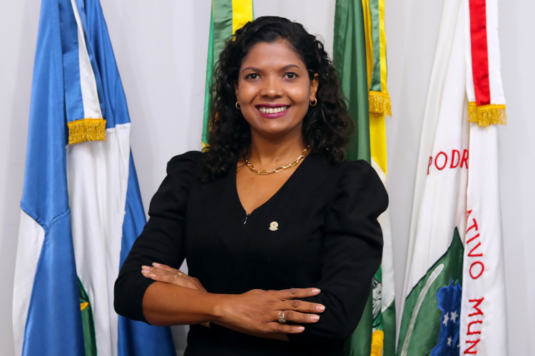 Cléo Camargo indica troca de caixa d'água na Comunidade de Cachoeirinha e instalação de ventiladores no novo salão do Centro de Convivência dos Idosos
