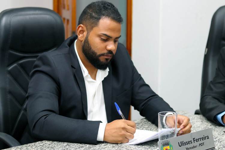 Manutenção e limpeza de quadra de esportes do bairro Cidade Alta é aprovada pela Câmara de Araputanga
