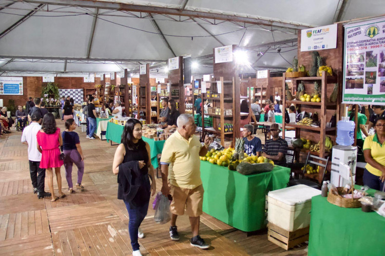 Feira da Agricultura Familiar e Turismo Rural movimenta Festival de Pesca de Cáceres