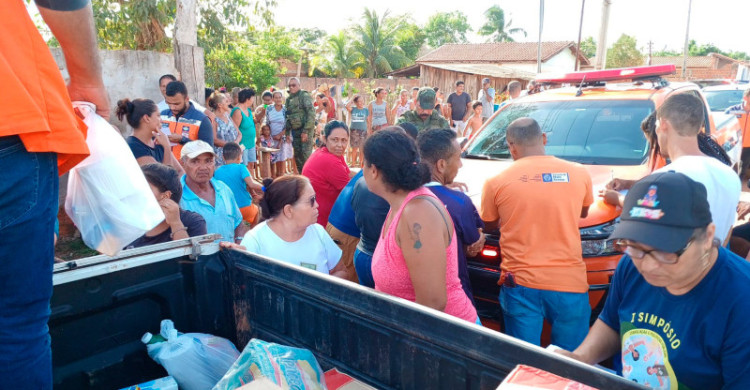 Famílias de Cáceres (MT) voltam para casa após temporal que deixou 7 mil desabrigados