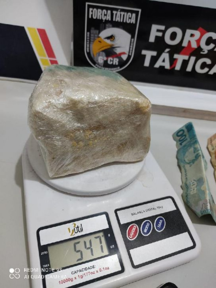 Força Tática prende passageiro com meio quilo de droga em carro de aplicativo em Cáceres