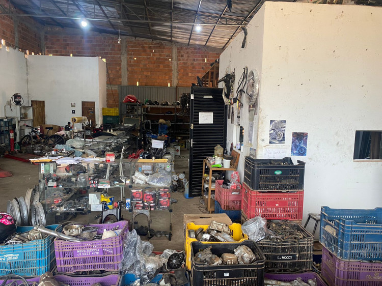 Polícia Civil cumpre buscas em investigação de furtos e adulteração de motocicletas em Cáceres