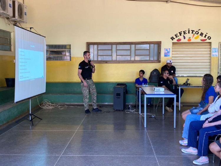 Polícia Civil promove palestra em escola estadual de Comodoro