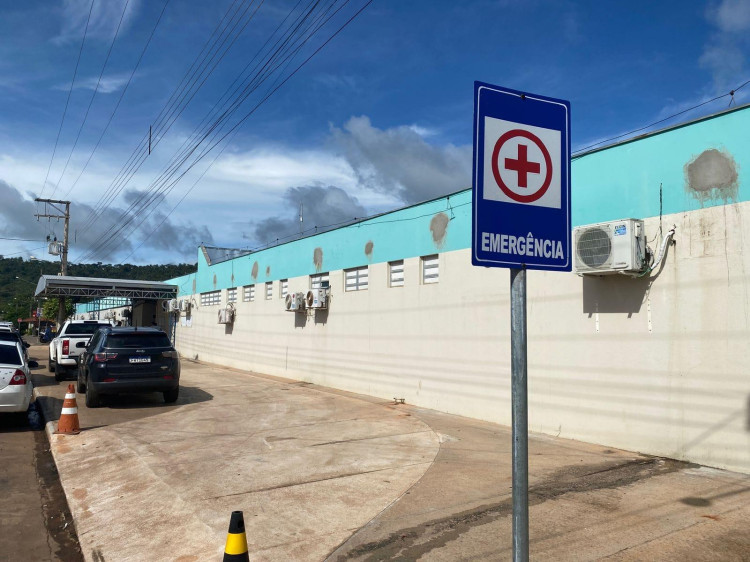 Doentes tem que comprar medicamentos porque Prefeitura não paga Santa Casa de Pontes e Lacerda há dois meses