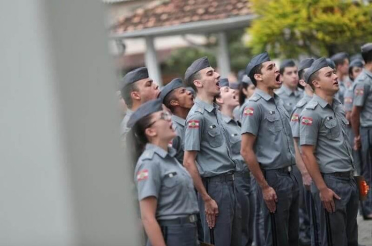 Governador Mauro Mendes esclarece que escolas militares não serão fechadas