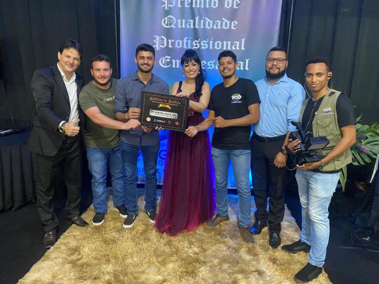 Ângulo Pesquisa premia empresas e personalidades em Pontes e Lacerda em evento de destaque