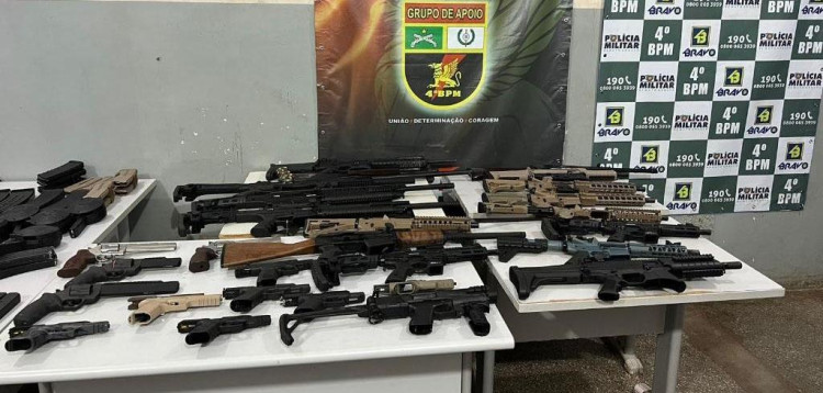 Grupo suspeito de tráfico internacional de armas é preso com arsenal em MT