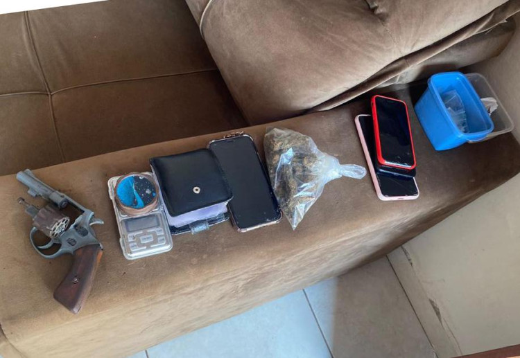 Polícia Civil prende quatro envolvidos em tráfico, posse de arma e receptação em Cáceres