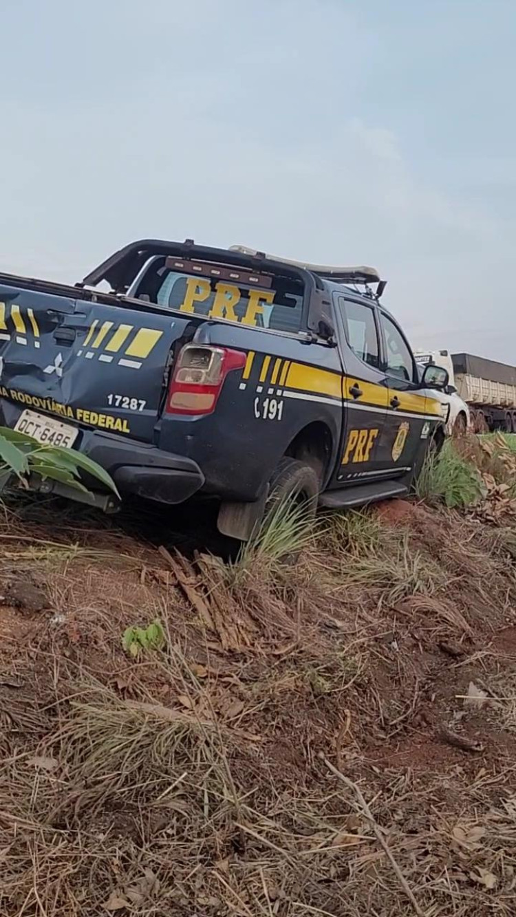 Viatura da polícia rodoviária federal provoca acidente na Br-174