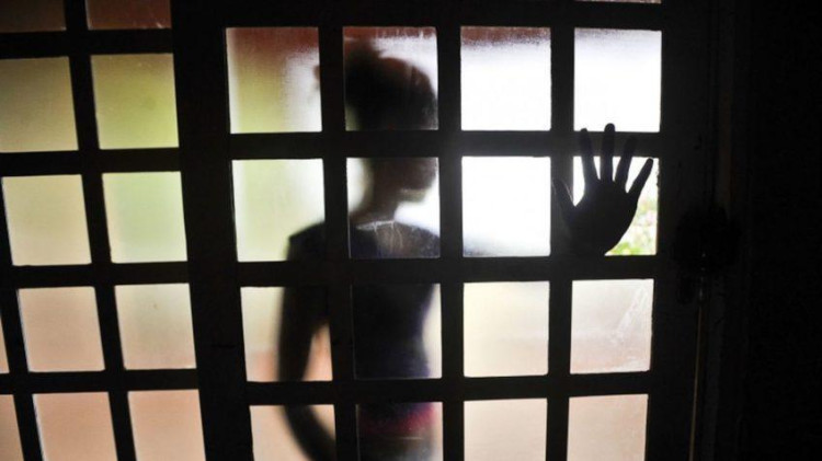Tio estupra sobrinha durante carona para casa; Polícia prende após registro do crime