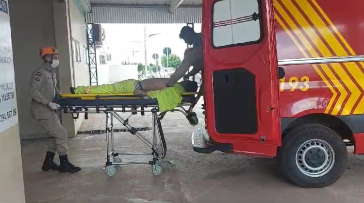 Trabalhado fica ferido após ser atropelado por caminhão na Br-174