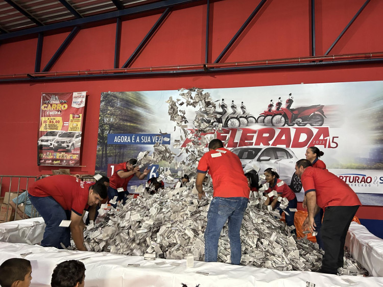 Veja quem são os ganhadores da tradicional promoção  acelerada 15 do Farturão e Super Mais