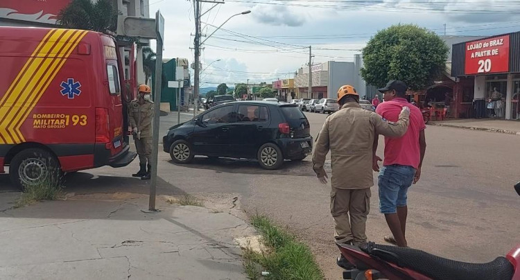 Motociclistas se envolvem em acidente no centro de Pontes e Lacerda