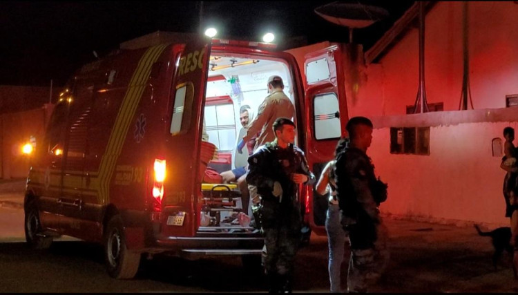 Após várias brigas entre casal homem se esfaqueia no bairro Jardim Aliança em Pontes e Lacerda