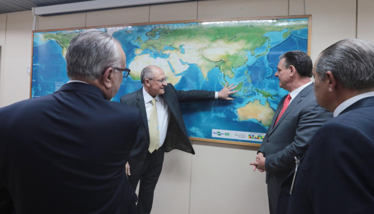 Em reunião com Fávaro, Alckmim garante celeridade na avaliação da ZPE de Cáceres