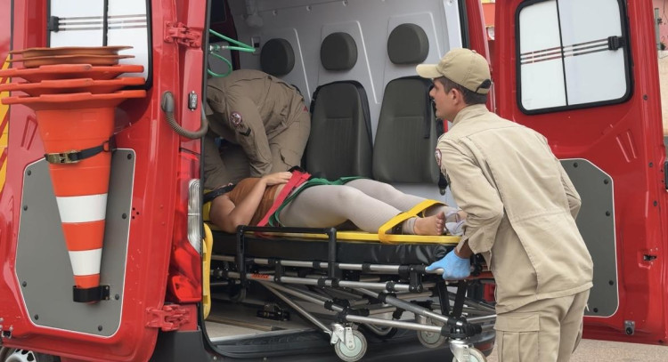 Duas motos colidem na Rua das Araras em Pontes e Lacerda