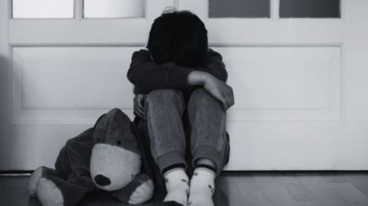 Homem é preso acusado de estuprar a irmã caçula durante  5 anos