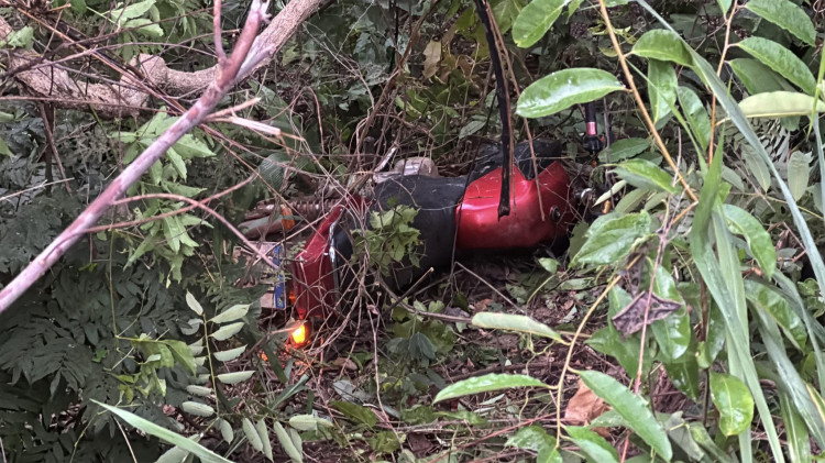 Casal sofre acidente na curva da Serra do Patrimônio após perder o controle da moto