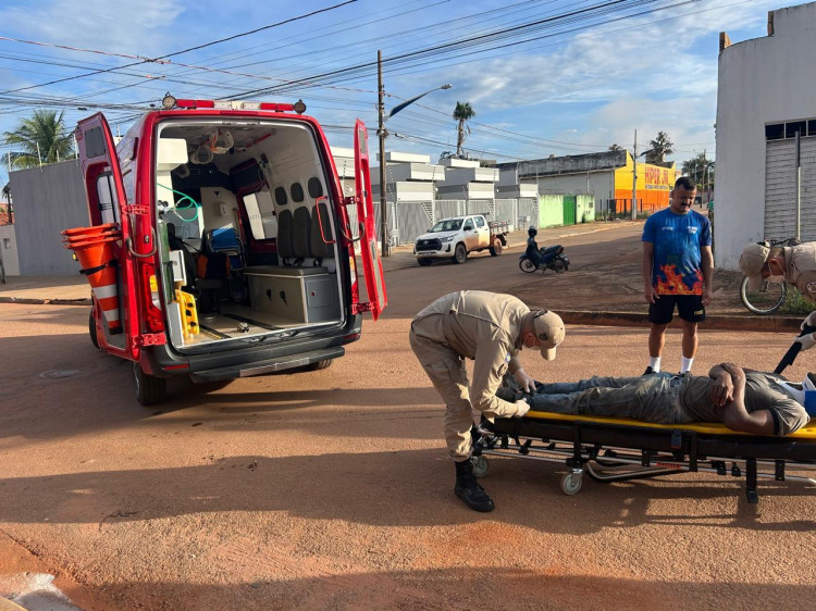Na cidade conhecida pela violência no trânsito: colisão entre moto e bicicleta deixa uma pessoa ferida