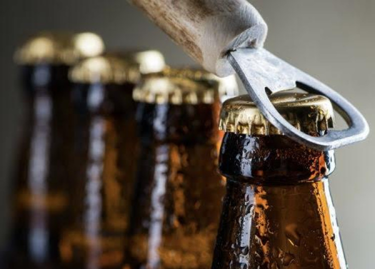 Bêbado tenta pagar corrida de aplicativo com resto de cerveja em Pontes e Lacerda