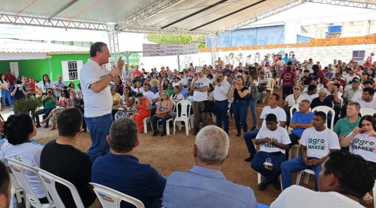 Fávaro anuncia emenda especial para asfaltar via lateral do distrito Nova Cáceres