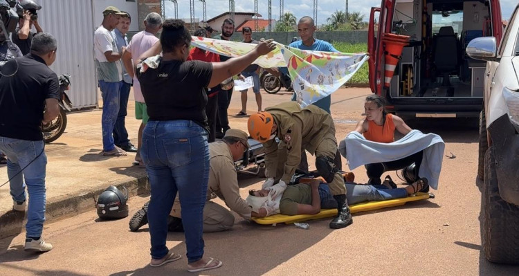 Mulher de 25 anos fica ferida em grave acidente na rua Ayrton Senna