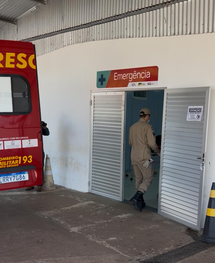 Motorista provoca acidente e foge no centro de Pontes e Lacerda