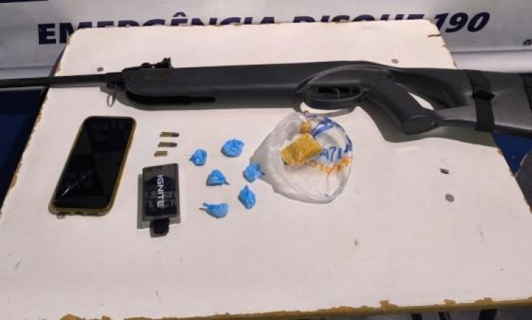 Homem é preso com drogas e arma de pressão adaptada em Araputanga