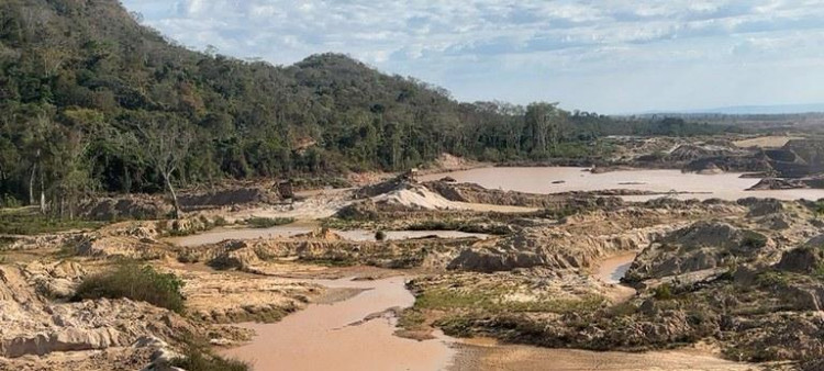 Ibama combate garimpo ilegal e desmonta infraestrutura na Terra Indígena Sararé (MT)