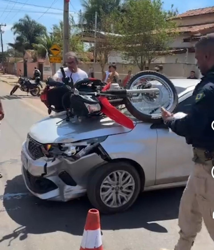Motociclista fica ferido em colisão na BR-174B em Pontes e Lacerda