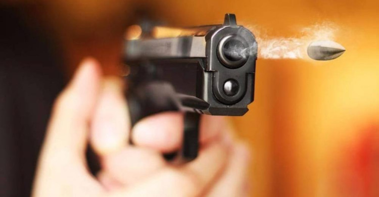 Tentativa de homicídio em Cáceres: homem se esconde em árvore para escapar de ataque