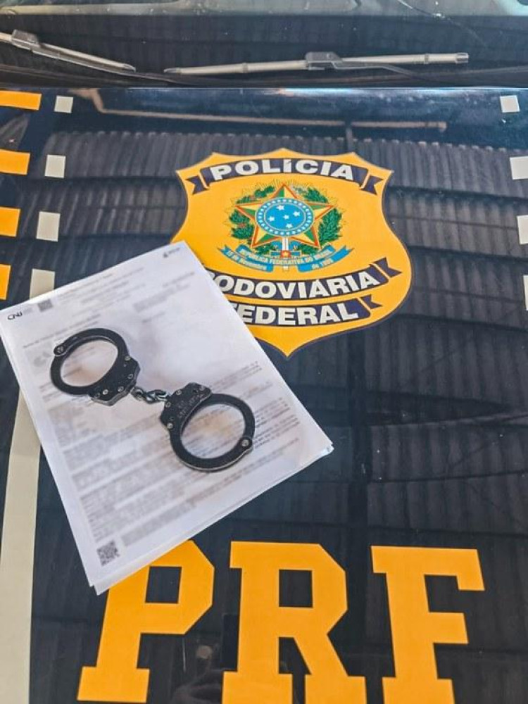 Foragido por tráfico é preso após tentar fugir durante fiscalização da PRF na BR-174B