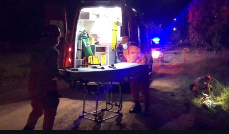 Jovem morre após ser baleado em campo de futebol no bairro Cavalhada, em Cáceres