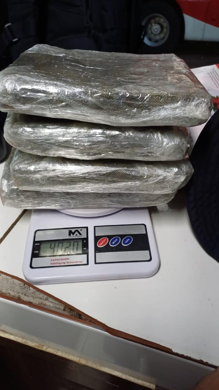 Passageira é flagrada transportando drogas em ônibus em Pontes e Lacerda