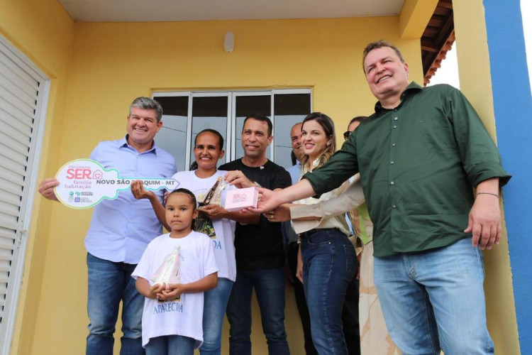 Governo de MT entrega chaves da casa própria para 9 famílias de Novo São Joaquim: 