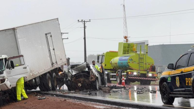 Homem morre em acidente envolvendo quatro veículos na BR-163, em Sorriso