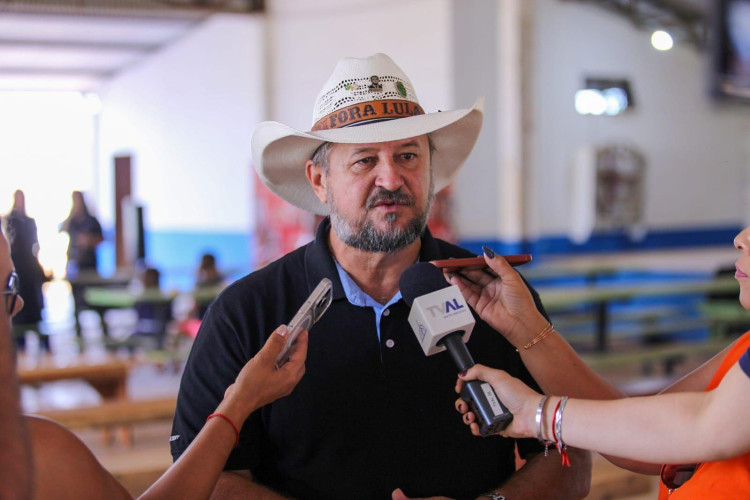 Lei de Cattani proíbe uso de capacete em estabelecimentos de MT; multa chega a R$ 761